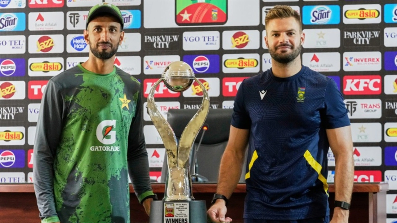 Pakistan eye 500 runs as spin‑friendly opening day ends 313/5 vs South Africa